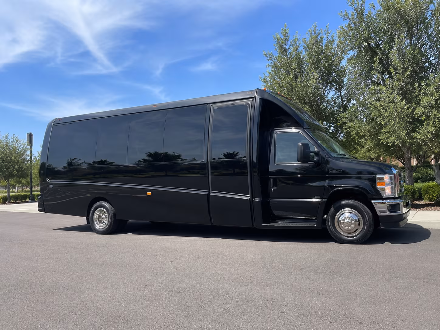 charter buses for corporate events and off site meetings in gresham