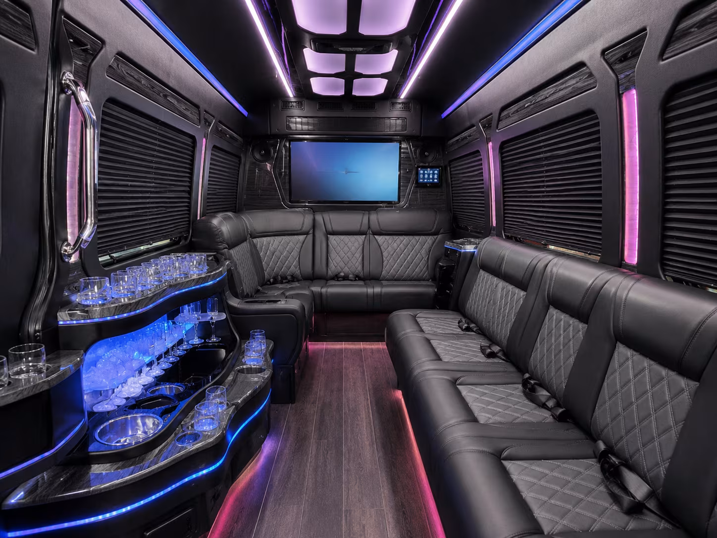 convention and conference shuttle buses between gresham and portland