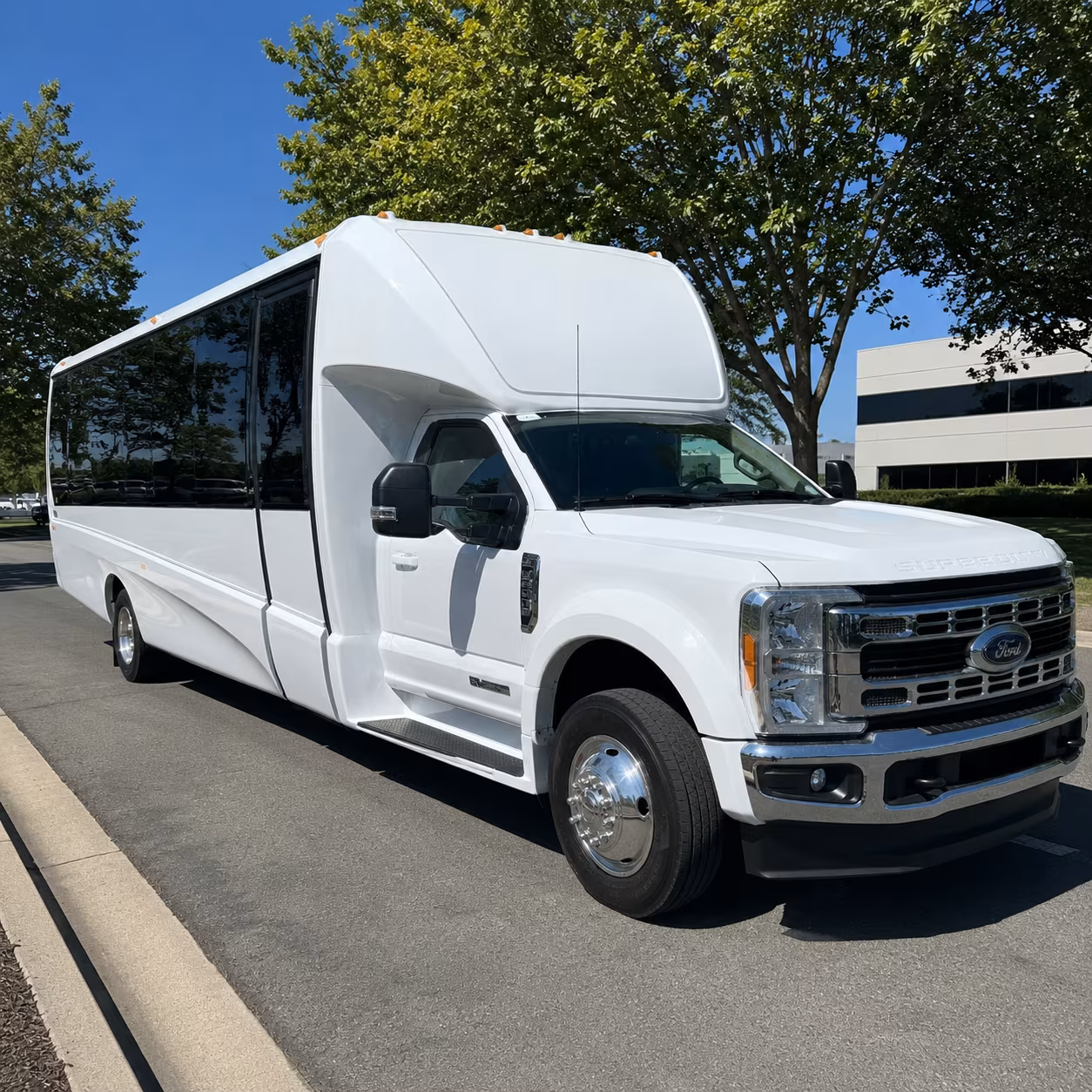 corporate shuttle buses for gresham commuters and business events