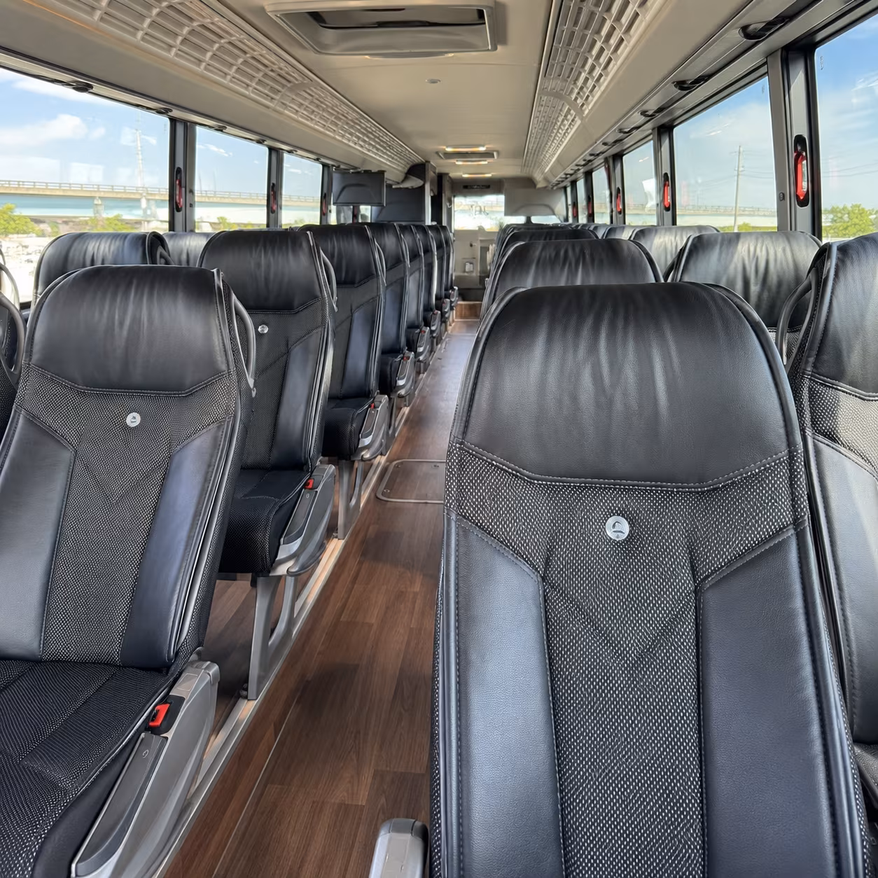gresham charter bus service for mount hood bend and central oregon getaways
