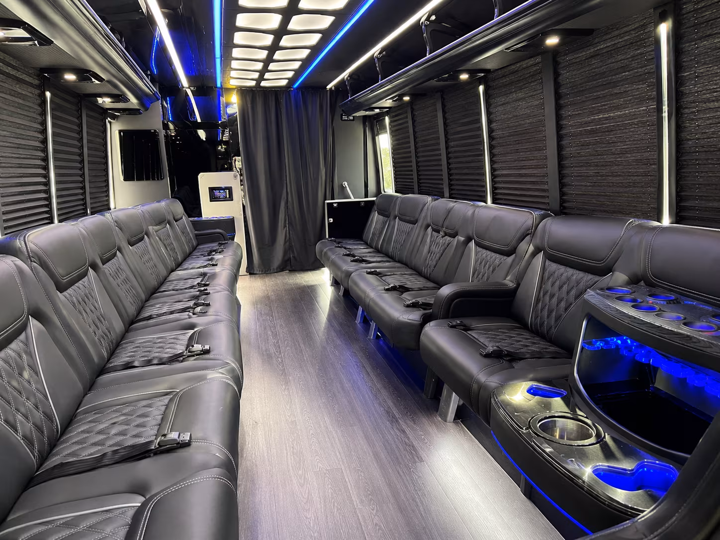 party buses and charter buses to trail blazers games at moda center