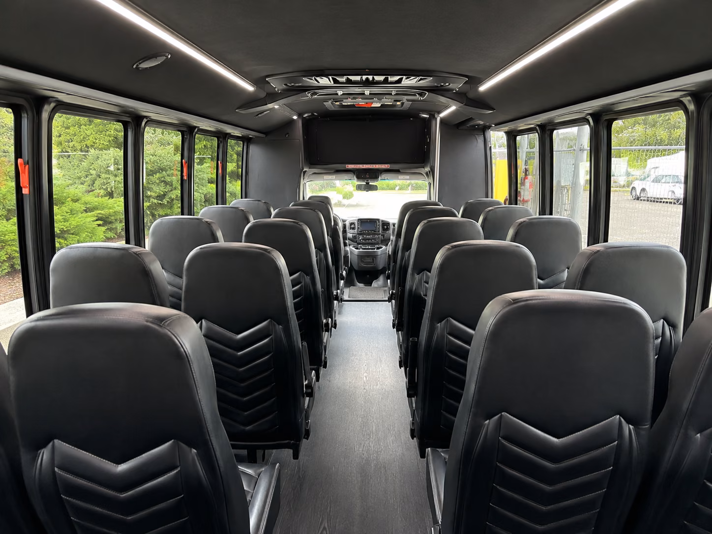 wedding guest shuttle buses between gresham hotels and columbia gorge venues